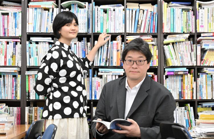 写真:向坂くじらさんと柳原浩紀さん
