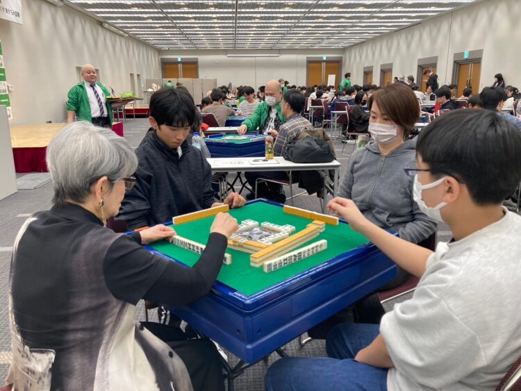 写真 健康マージャンの様子