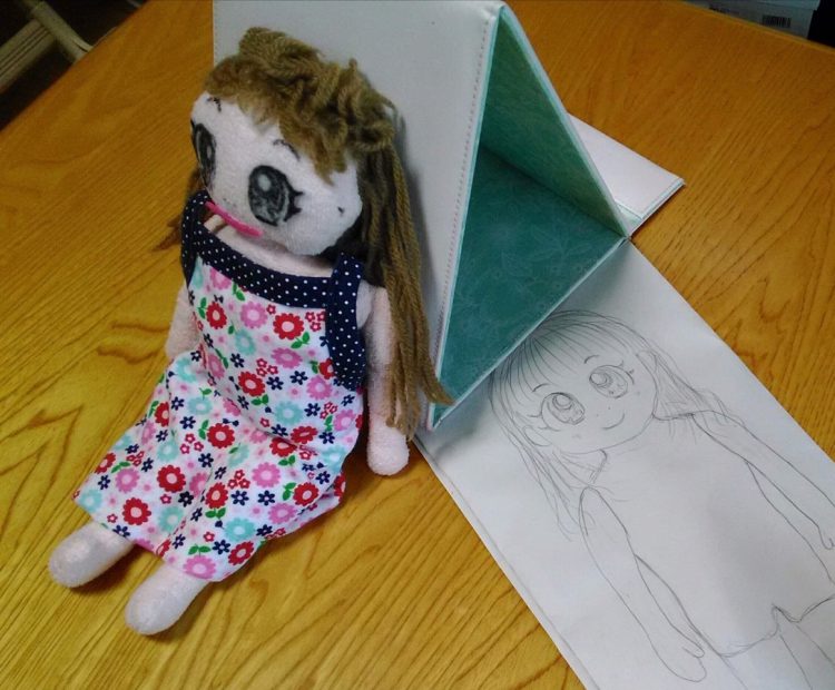 友人が保育園で子どもが使うために手作りした人形。型紙も作った
