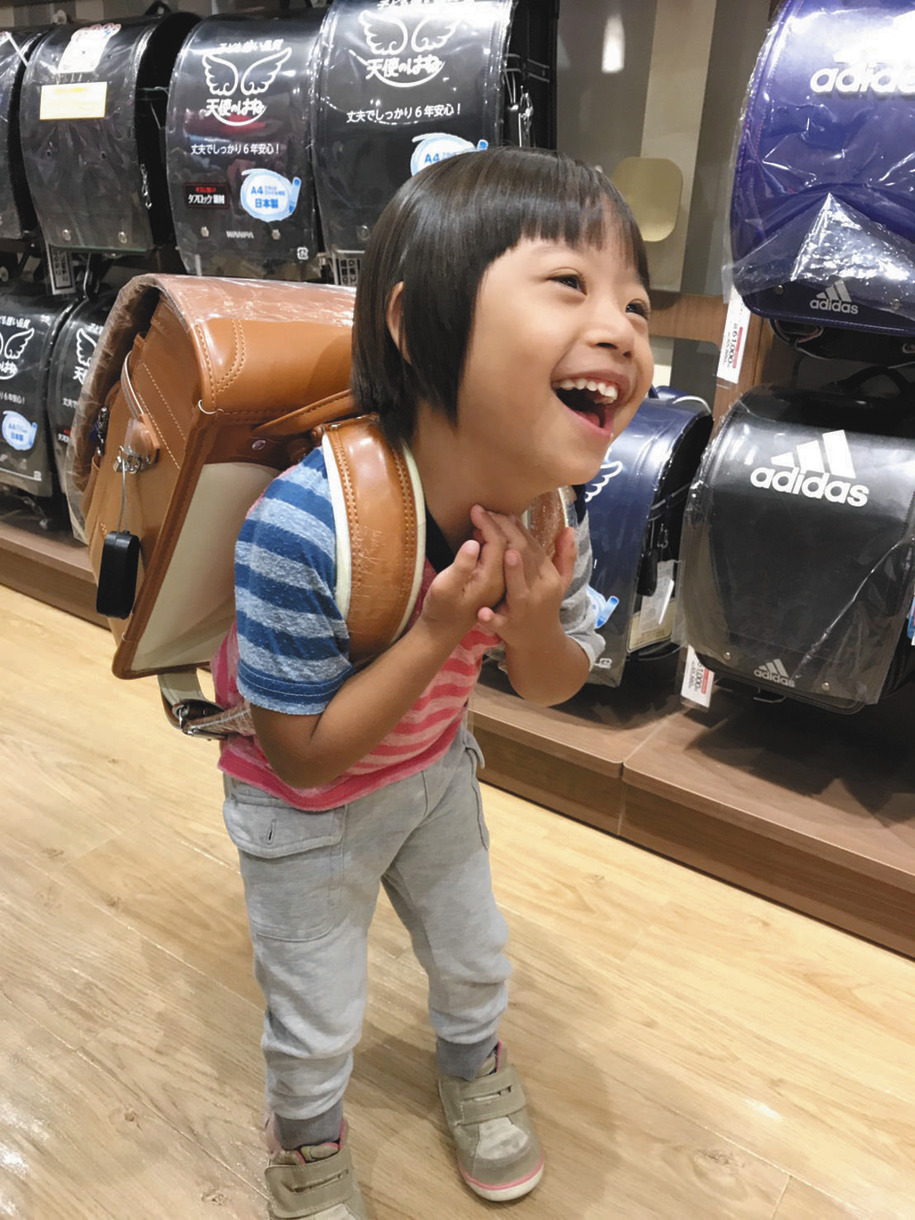 奥山佳恵さんの子育て日記〉2・ダウン症の次男 大切なのは笑顔でい