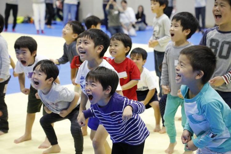 親子で楽しく体を動かそう！ 世田谷で「すくすく親子体操教室」を開き