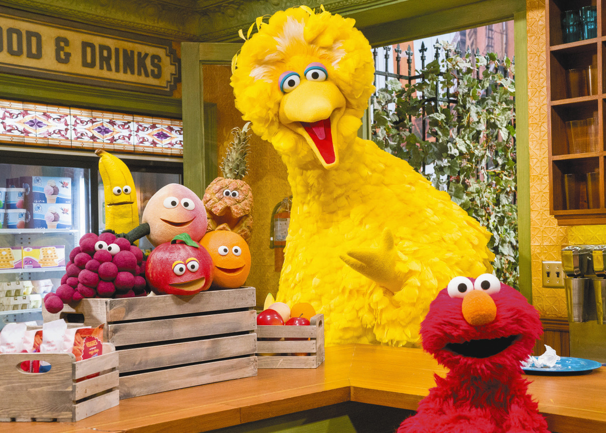 セサミストリート」50年、長寿の秘密は？ 雑貨店主役・ムラオカさんに