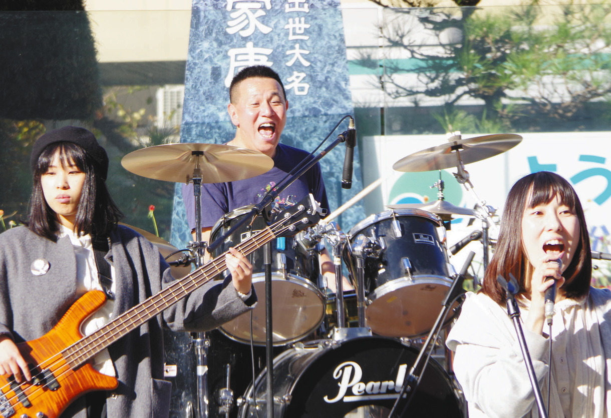 走ってゆけ、どこまでも！ 元ブルーハーツ梶原さん、浜松のフリー