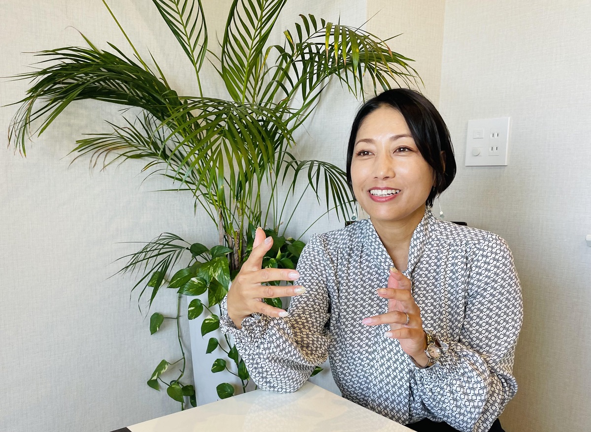 日本経済新聞 初々しい さやか様