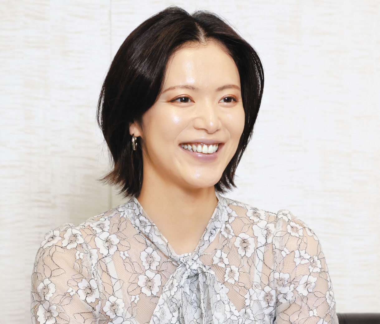 【A3】女勇展　彩凪翔　写真パネル【限定販売】ゆいな 元宝塚雪組の俳優・歌手 彩凪翔さん 4歳で始めたバレエ 母のおかげで