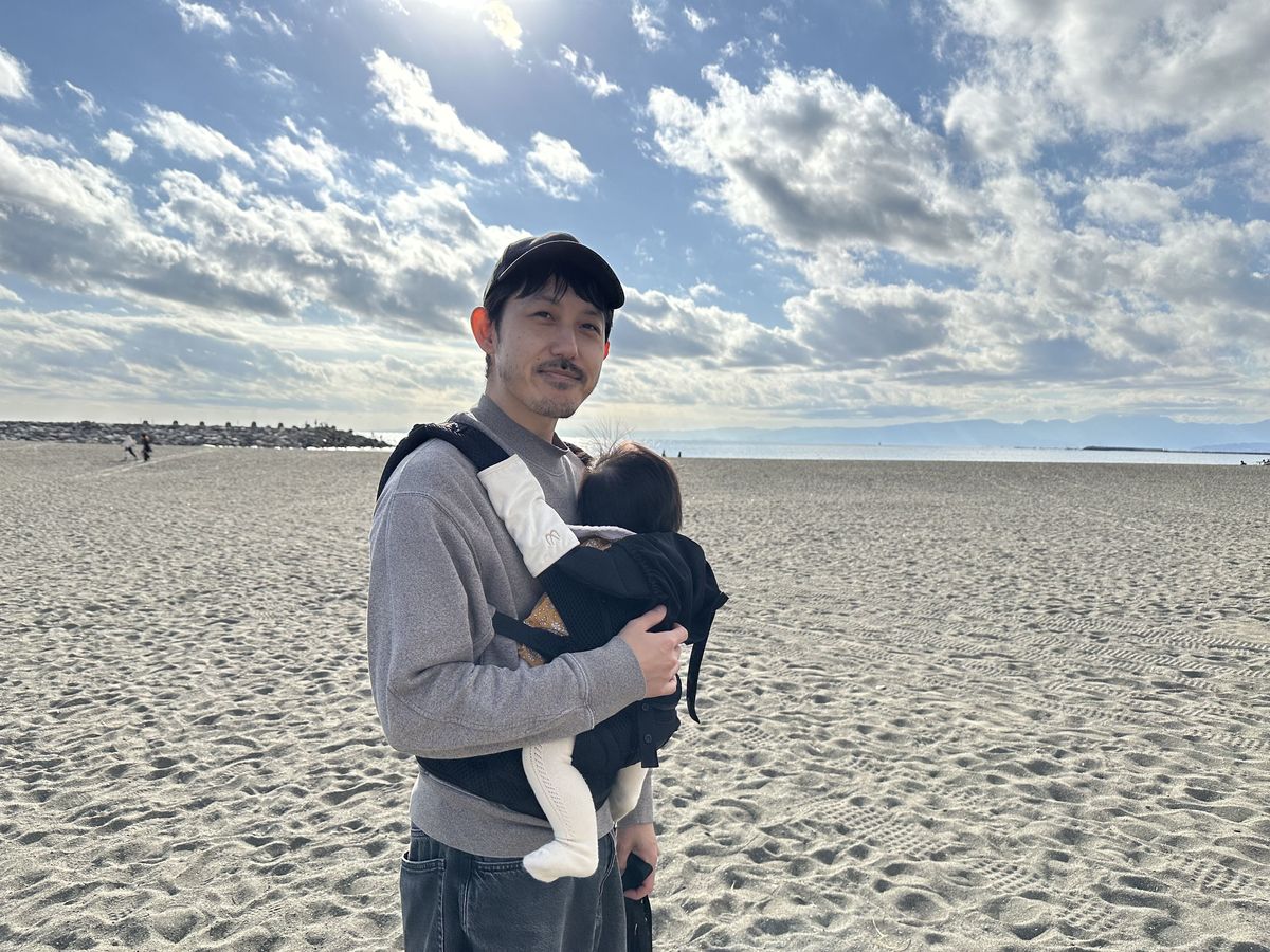 「新生児の育児は想像以上に大変」「今までで一番、妻に感謝された」育休を取った男性2人に聞く