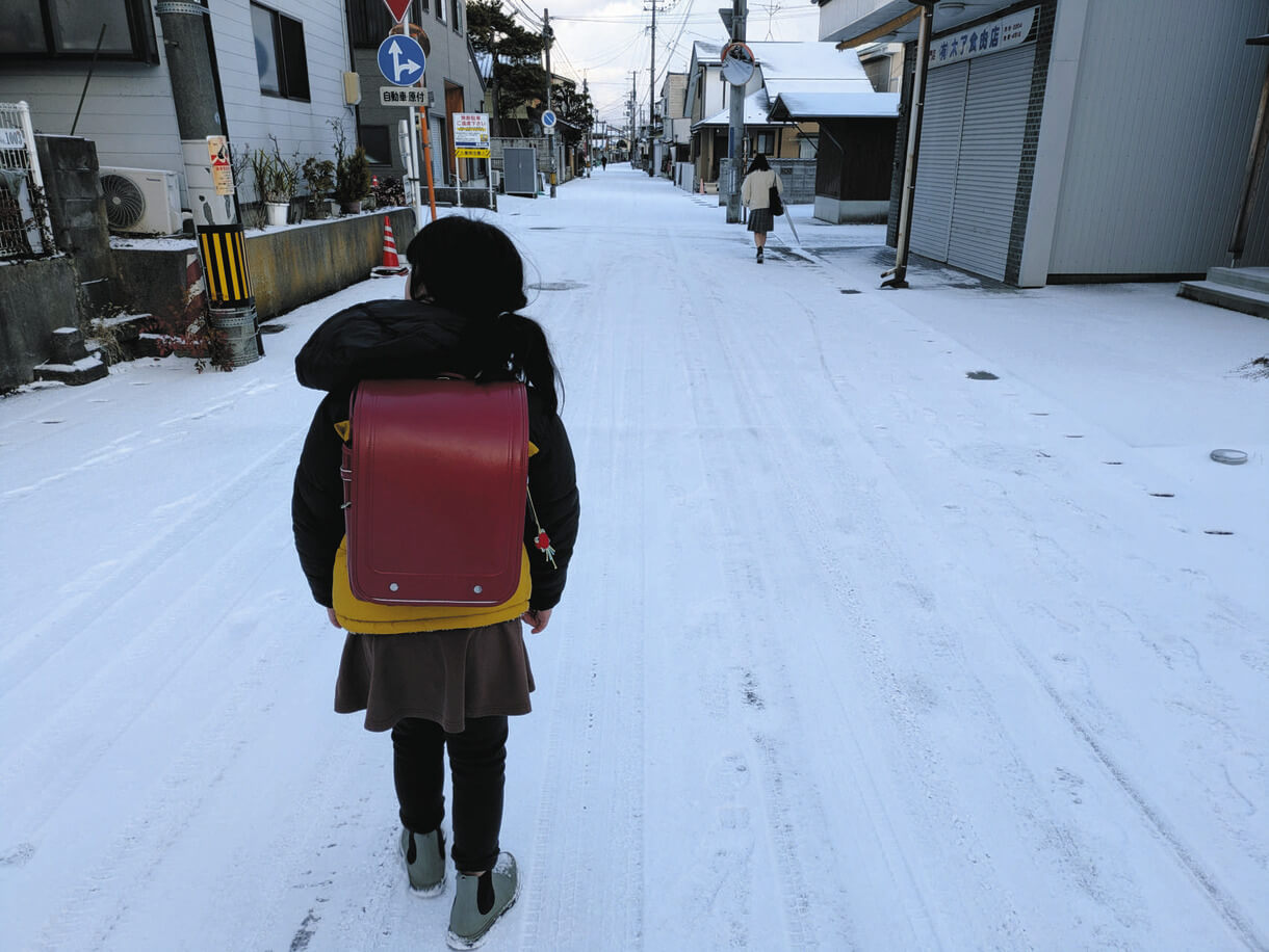 毎朝、学校に行きたくないぽんこちゃんだけど…〈古泉智浩さんの子育て日記〉68